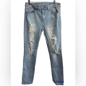 VIP Jeans Lightwash Distressed High Rise 11/12